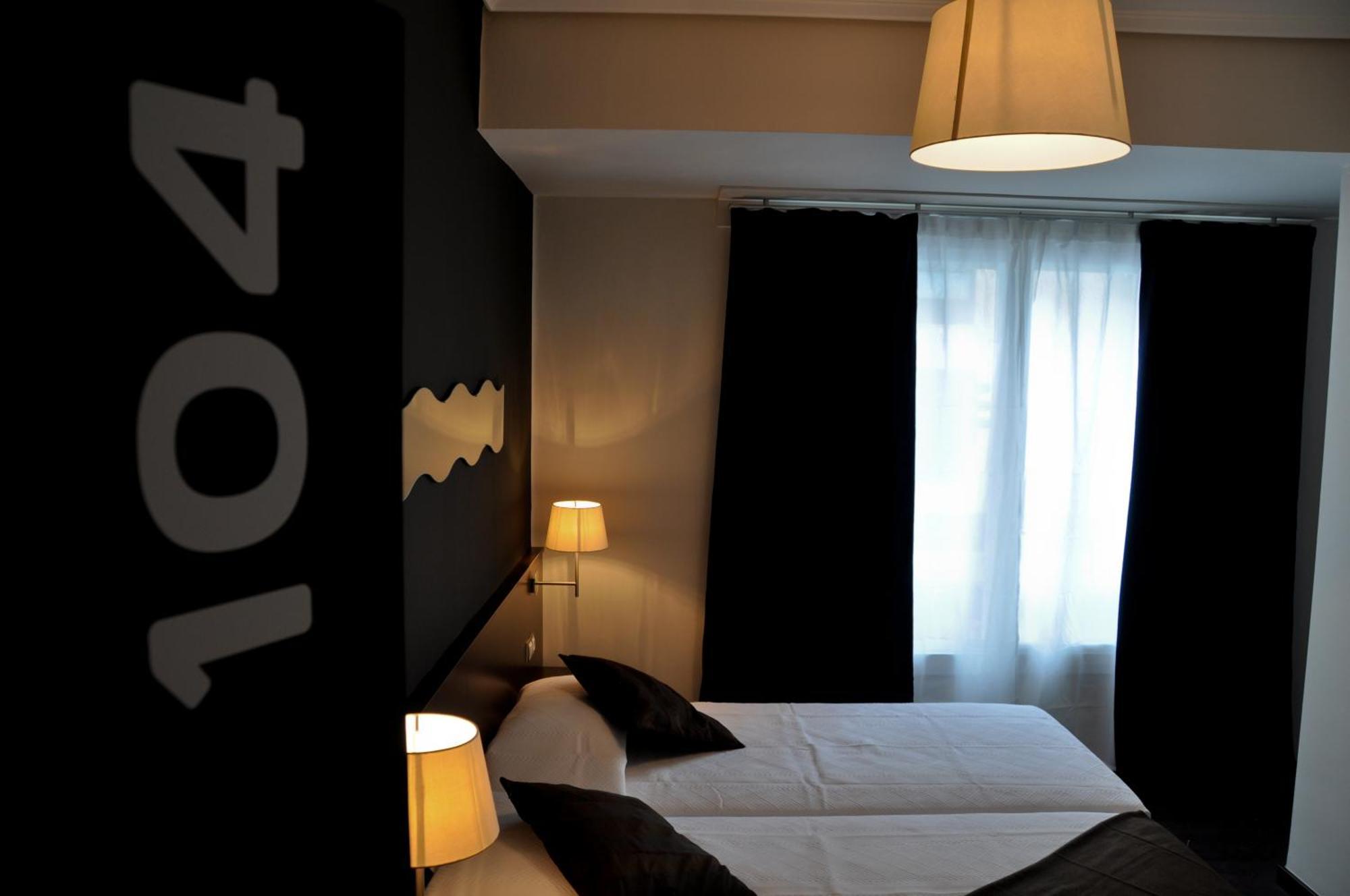 Hostal La Rotonda Ourense Exteriör bild