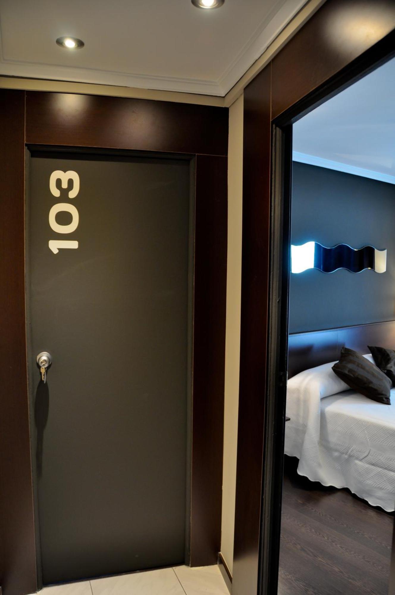 Hostal La Rotonda Ourense Exteriör bild