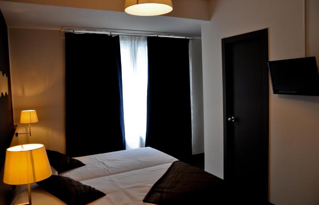 Hostal La Rotonda Ourense Rum bild