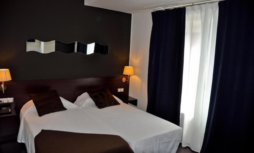 Hostal La Rotonda Ourense Rum bild
