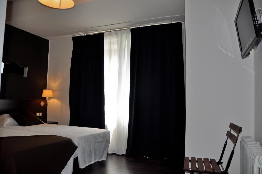 Hostal La Rotonda Ourense Rum bild