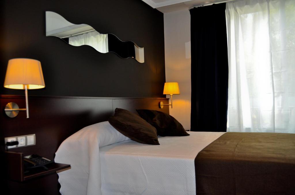 Hostal La Rotonda Ourense Rum bild